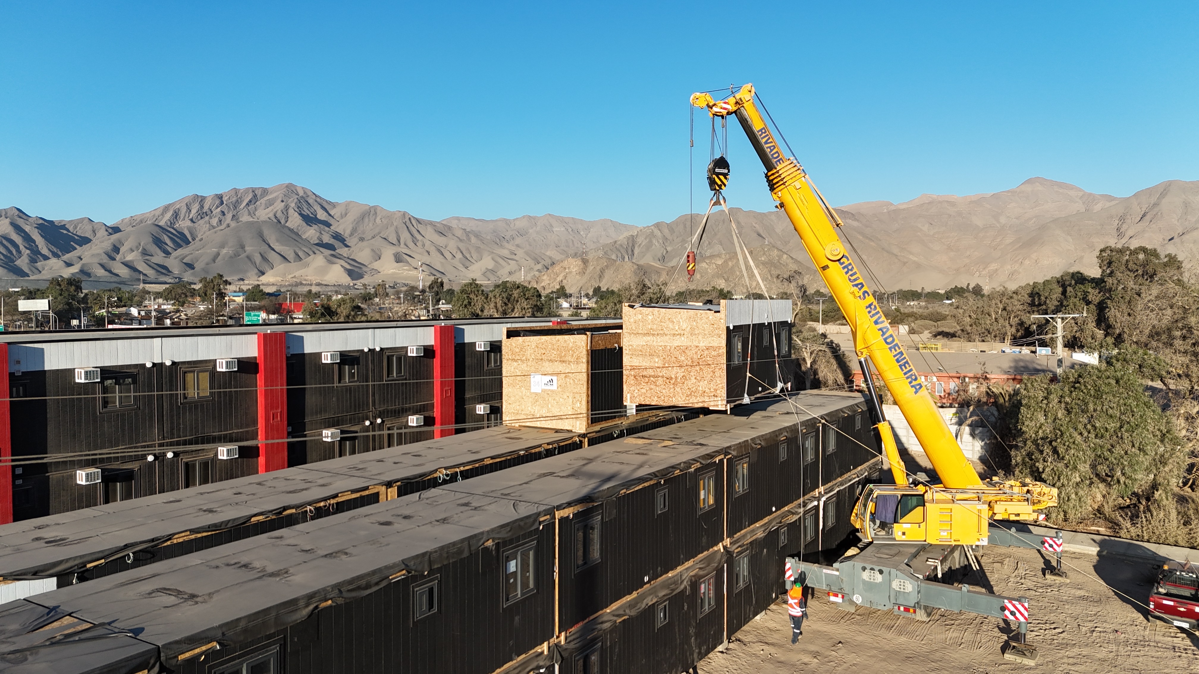 Construcción y montaje de campamentos modulares